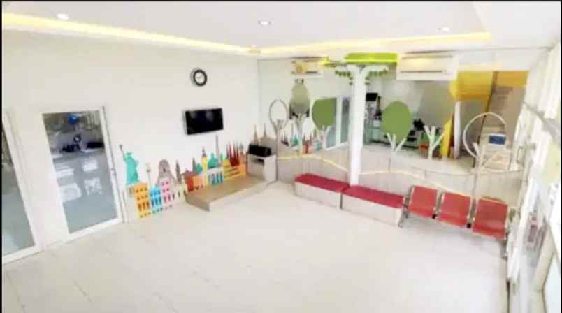 dijual rumah jalan babatan pratama