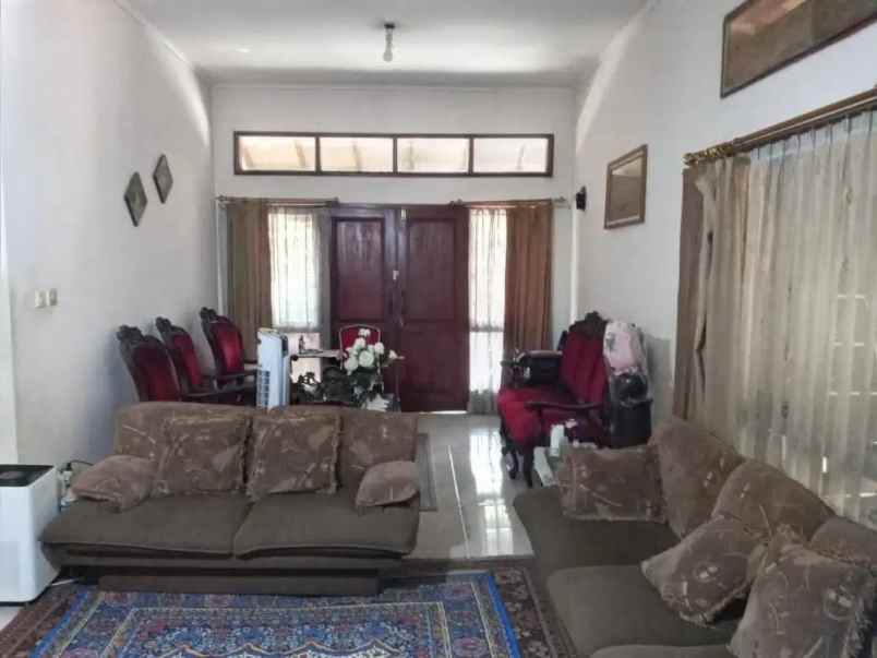 dijual rumah jalan batu indah