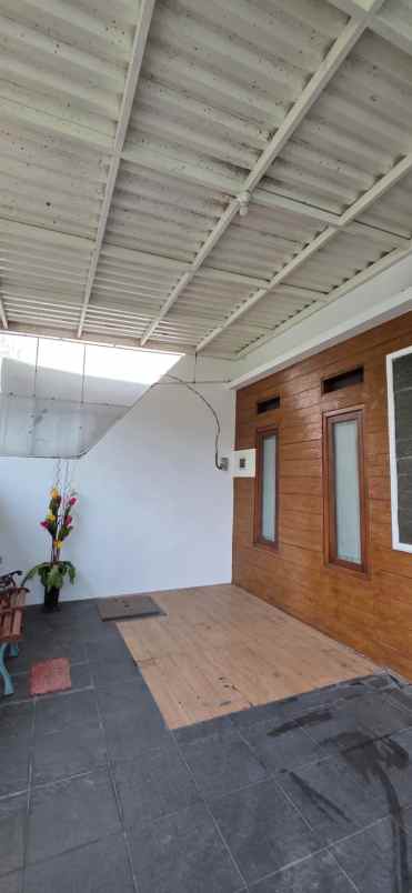 dijual rumah jalan bhaskara