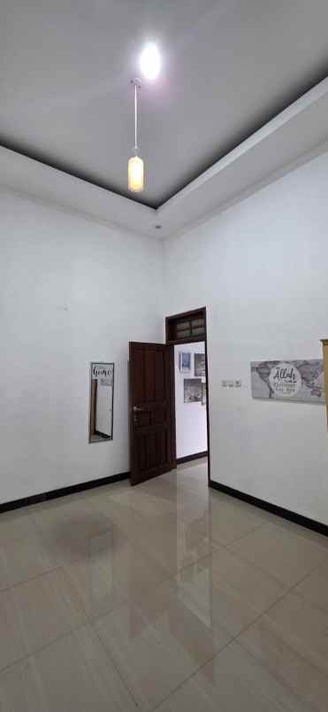 dijual rumah jalan bhaskara