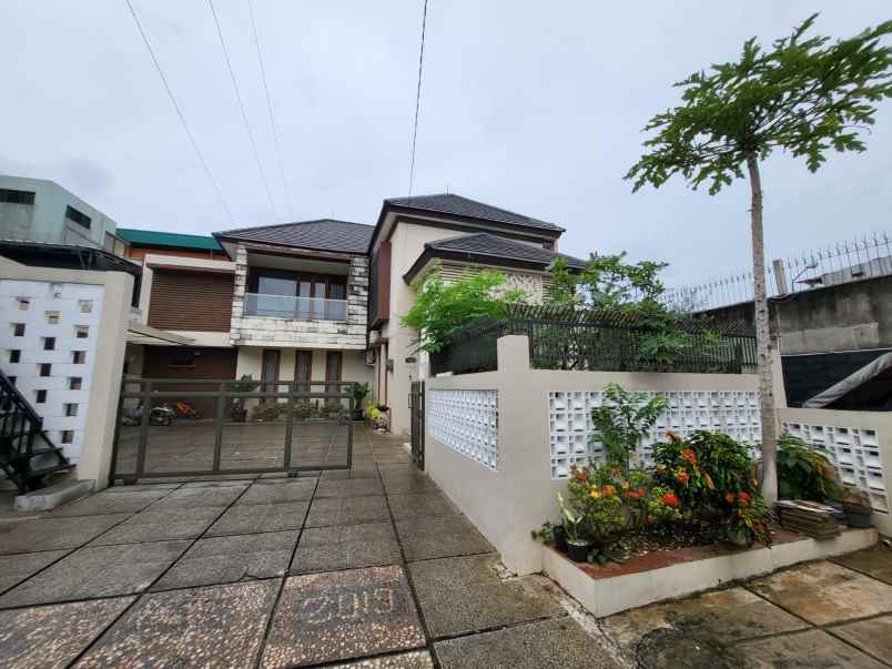 Rumah Mewah Full Renovasi Siap Huni Di Bintara Kaya Kota Bekasi