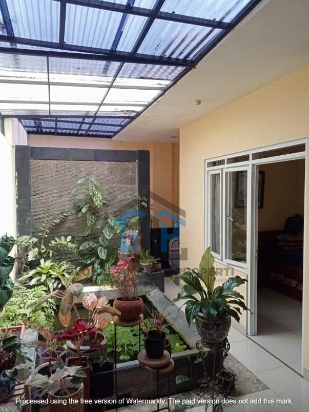 dijual rumah jalan budi
