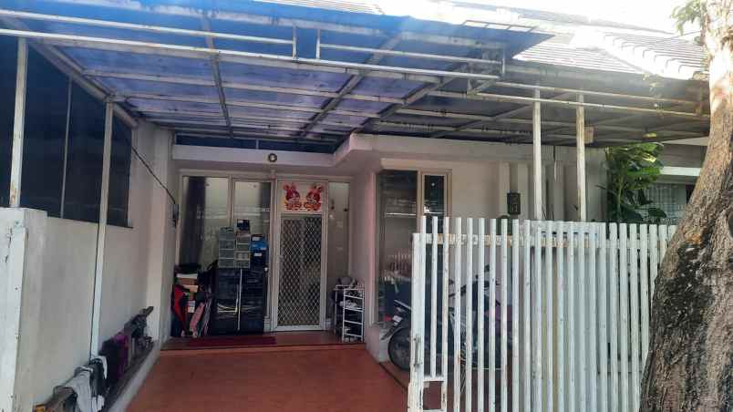 dijual rumah jalan bukit palma