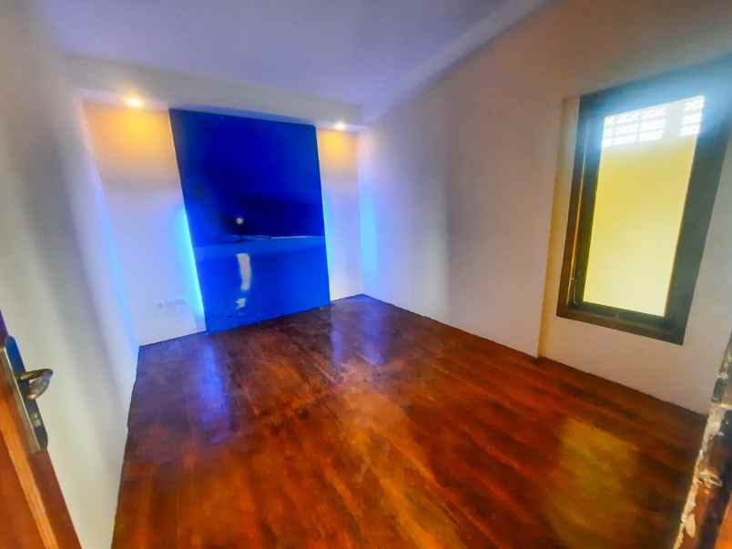 dijual rumah jalan gito gati