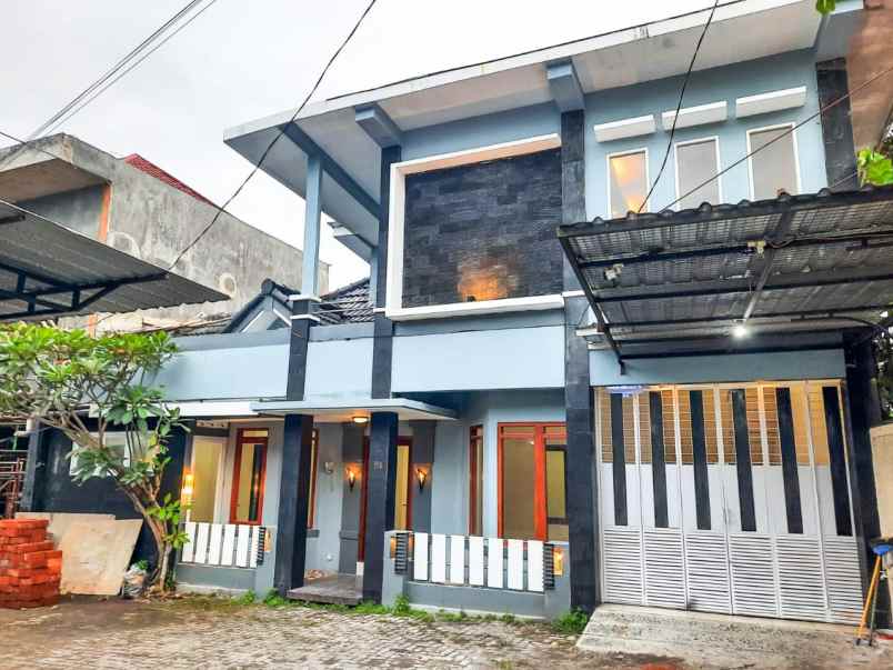 dijual rumah jalan gito gati