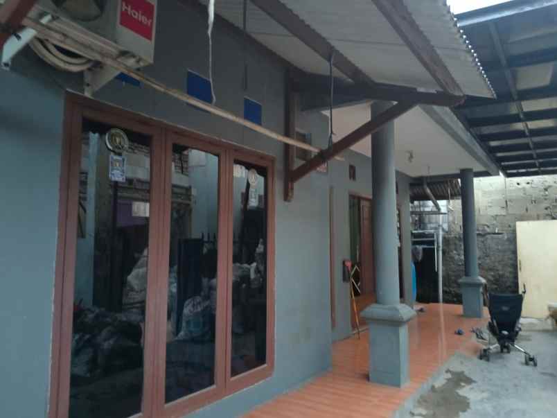 Rumah Cocok Untuk Usaha Kos-kosan Dijual Di Gg Ketapang Petir Cipondoh