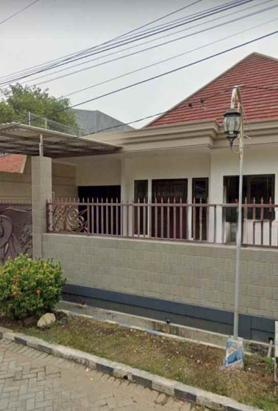 dijual rumah jalan manyar kertoarjo