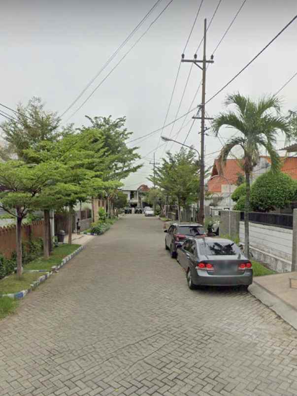 dijual rumah jalan manyar kertoarjo