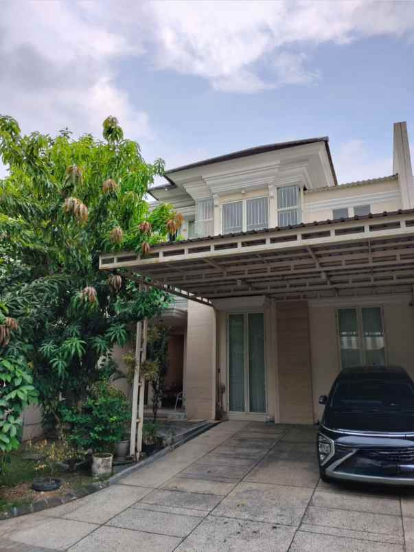 dijual rumah jalan pakuwon indah