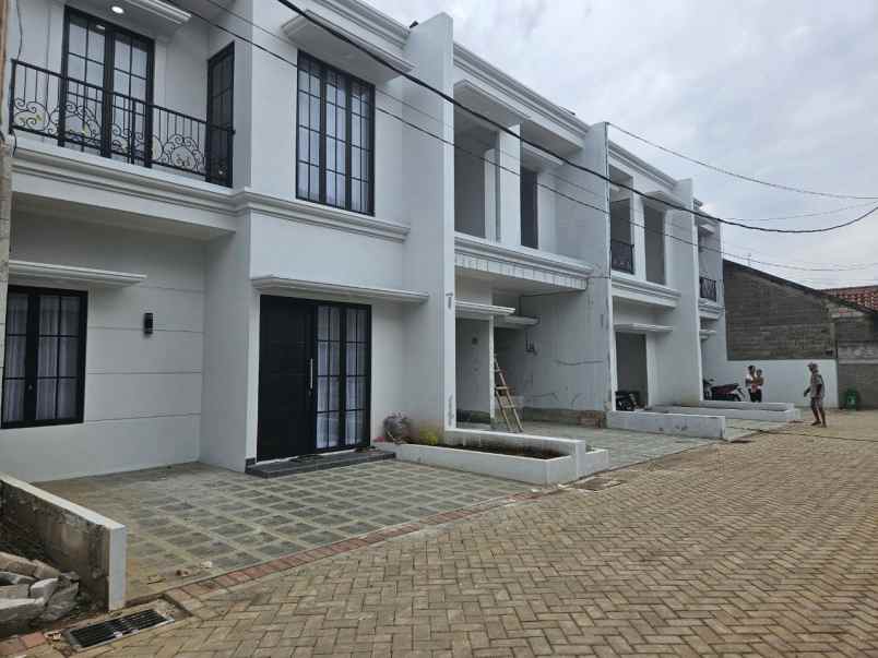dijual rumah jalan paraji kalibaru