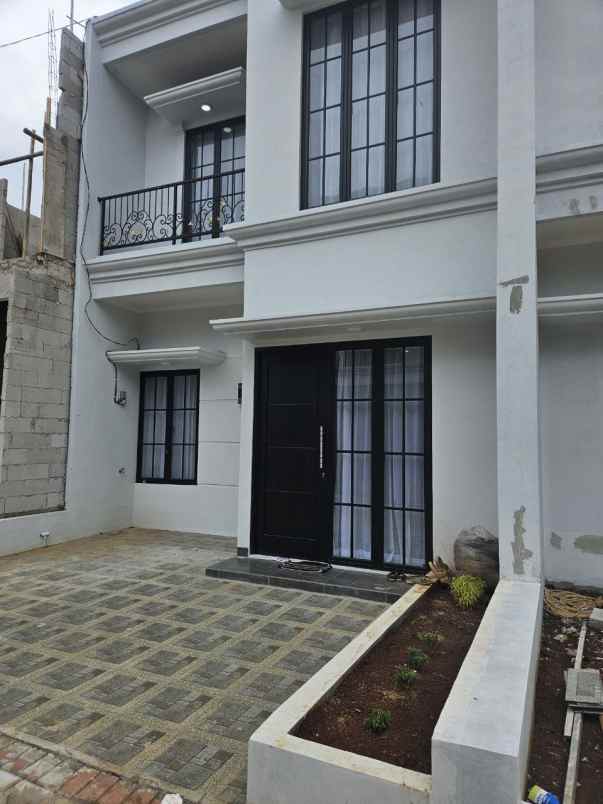 dijual rumah jalan paraji kalibaru