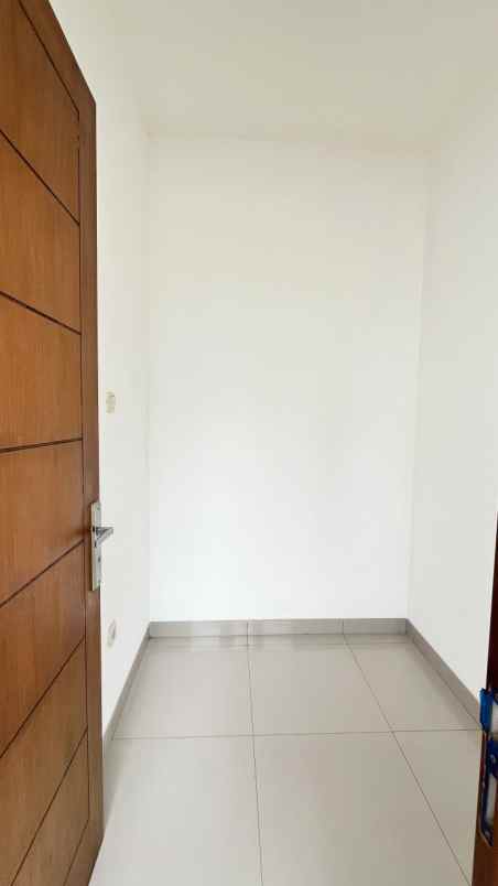 dijual rumah jalan rawa lumbu