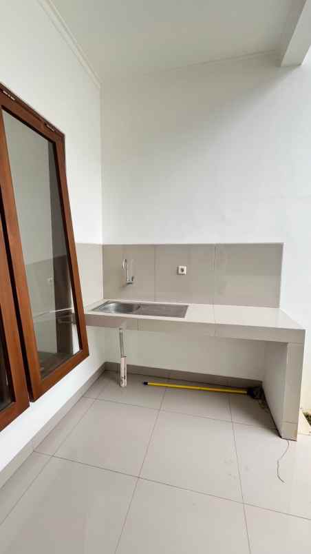 dijual rumah jalan rawa lumbu