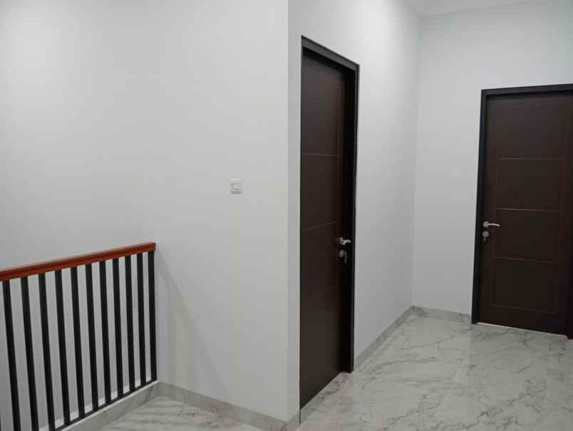 dijual rumah jalan raya ceger pondok aren
