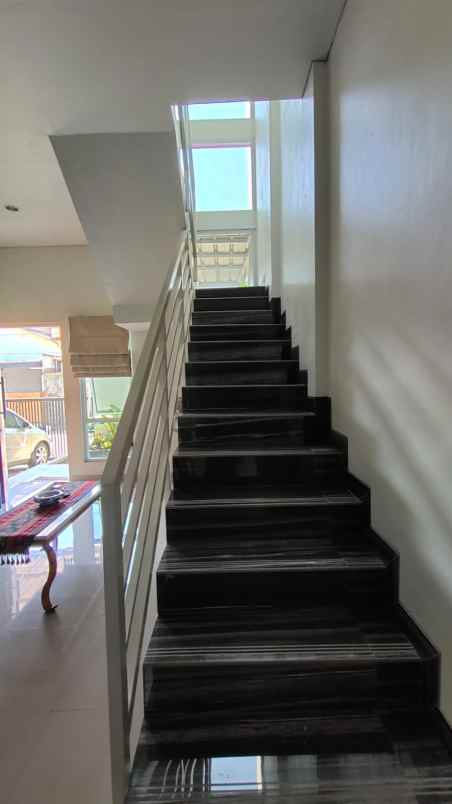 dijual rumah jalan raya ciater bsd serpong