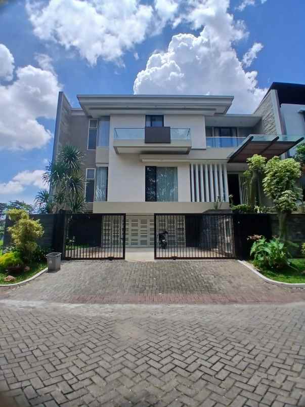 dijual rumah jalan somerset citraland