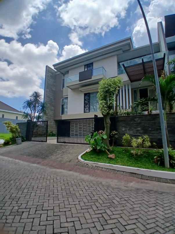 dijual rumah jalan somerset citraland