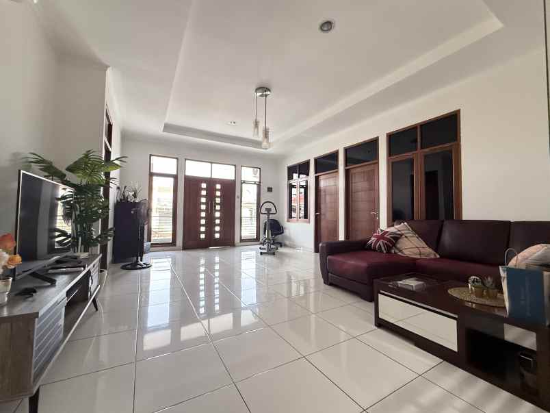 dijual rumah jalan tanah tinggi