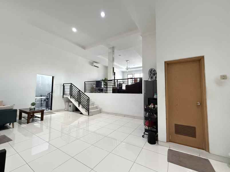 dijual rumah jalan tanah tinggi