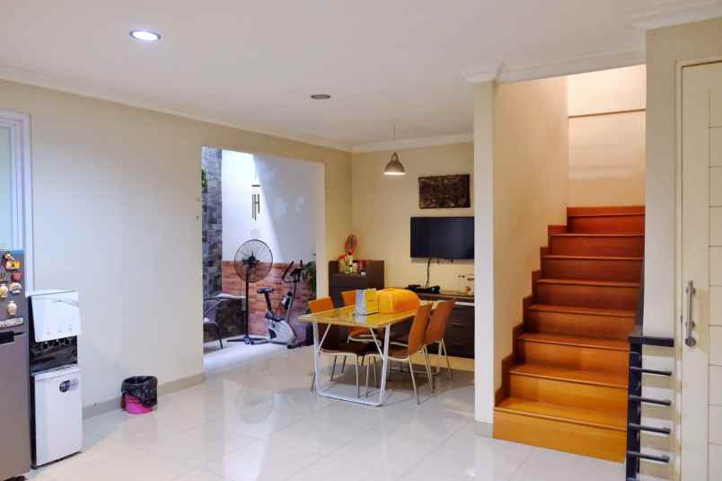 dijual rumah janur elok