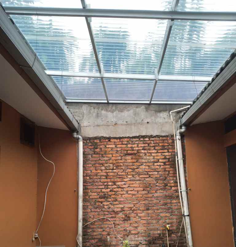 dijual rumah jatikramat bebas banjir strategis