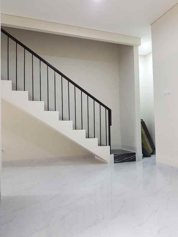 dijual rumah jatipadang pasar minggu