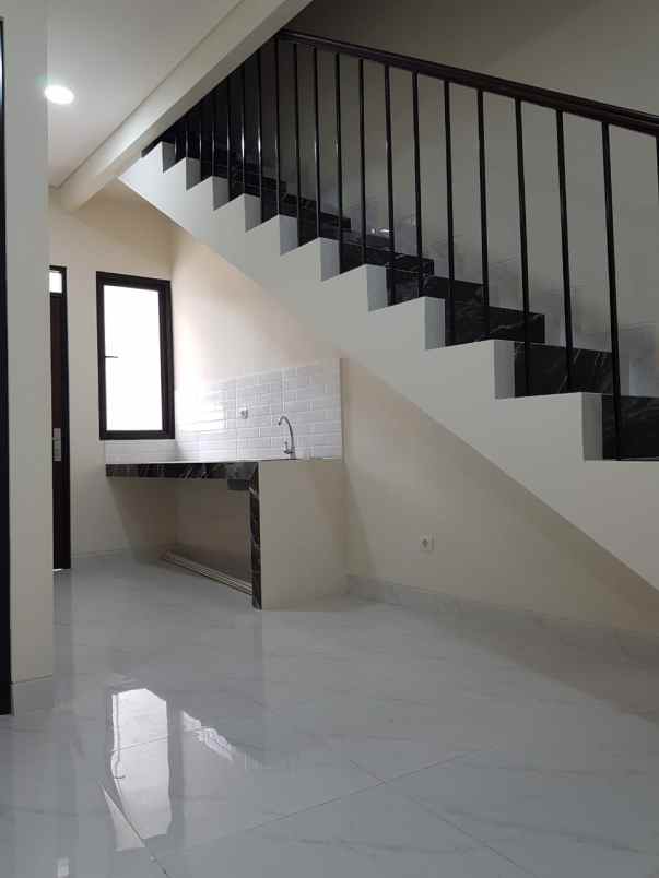 dijual rumah jatipadang pasar minggu