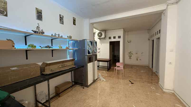 dijual rumah jelupang