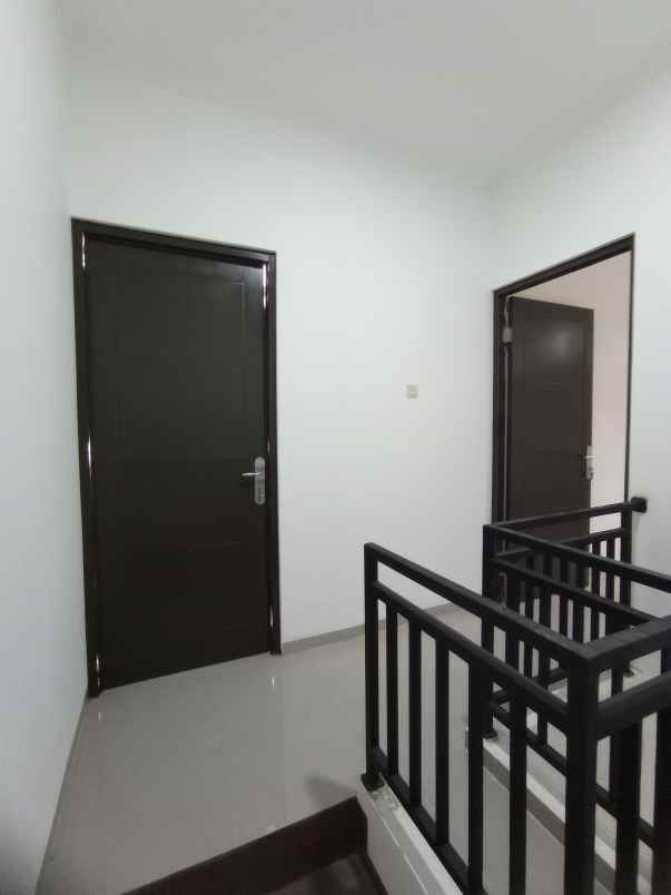 dijual rumah jl alinayah kemiri rawakalong