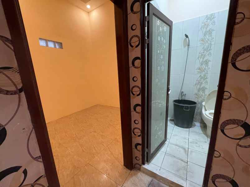 dijual rumah jl babakan sari