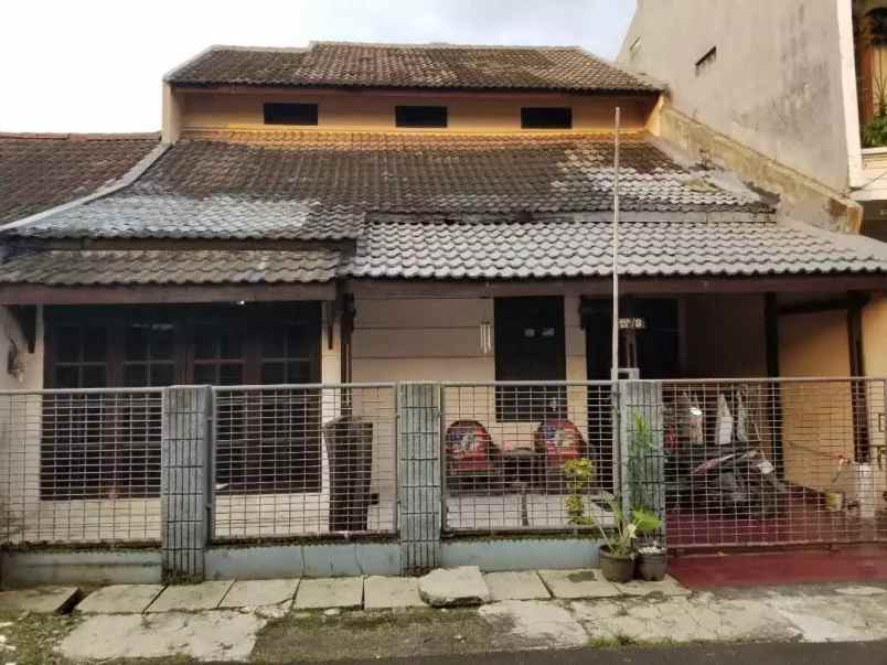 dijual rumah jl bukit indah tangsel