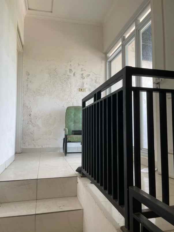 dijual rumah jl bukit sariwangi regency