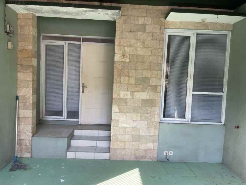 dijual rumah jl bukit sariwangi regency