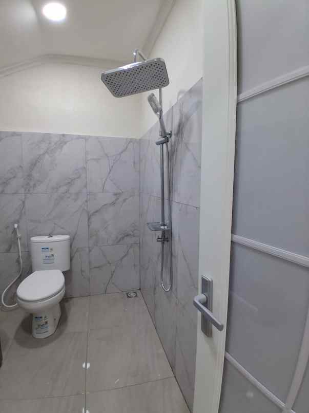 dijual rumah jl candi sewu