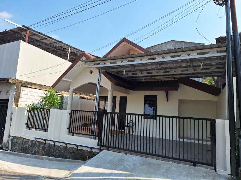 dijual rumah jl candi sewu