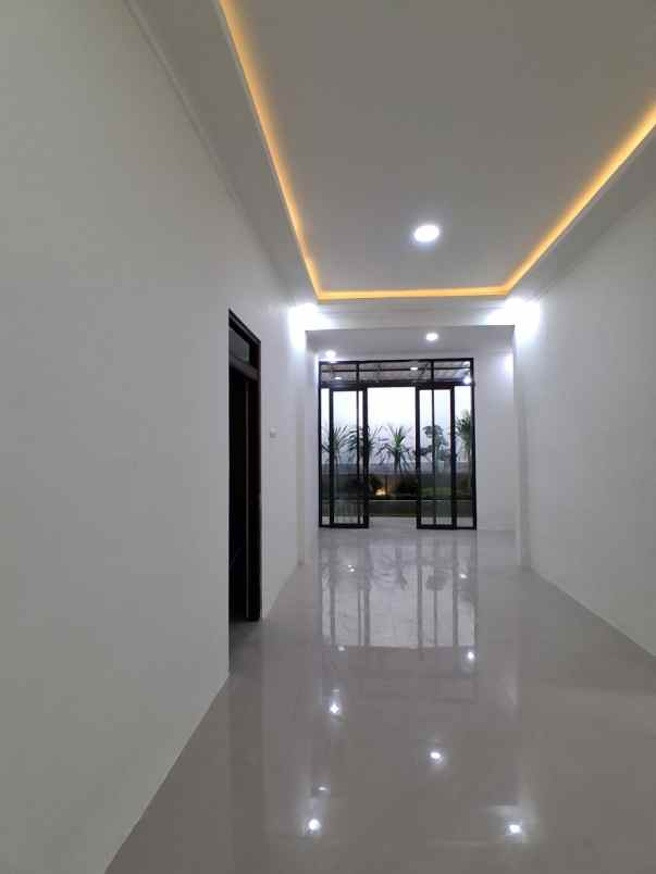 dijual rumah jl candi sewu