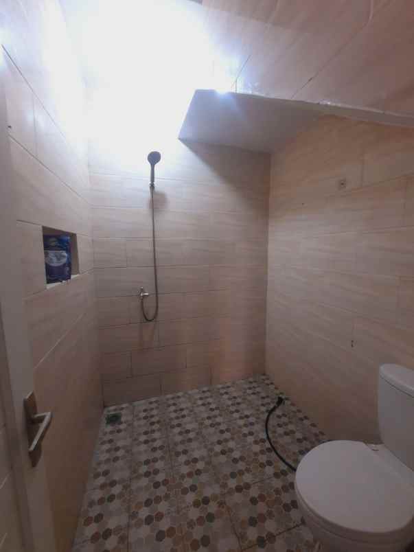 dijual rumah jl charaka buana