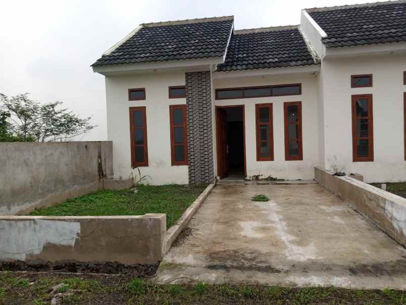 dijual rumah jl cilurung desa