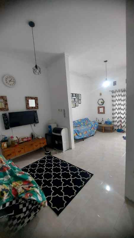 dijual rumah jl gito gati