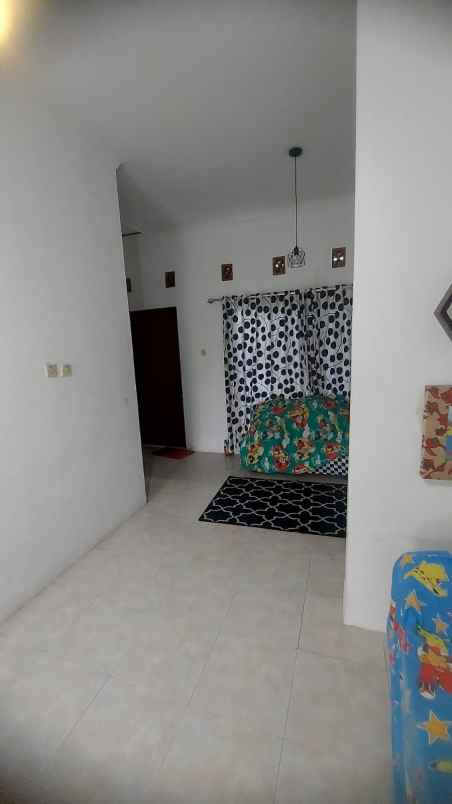 dijual rumah jl gito gati