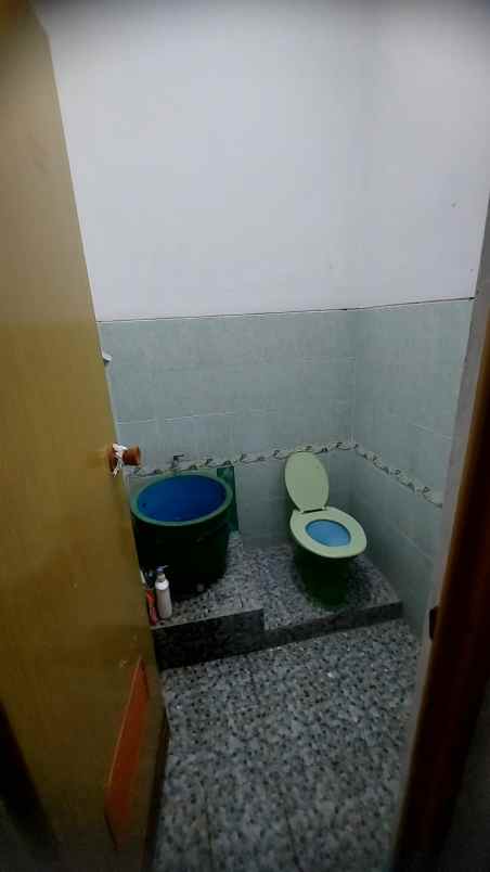 dijual rumah jl gito gati