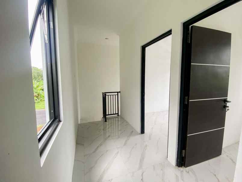 dijual rumah jl ir soekarno cirendang