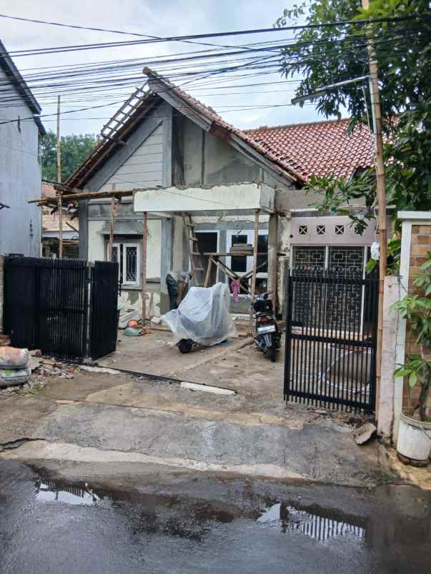 dijual rumah jl j sinda
