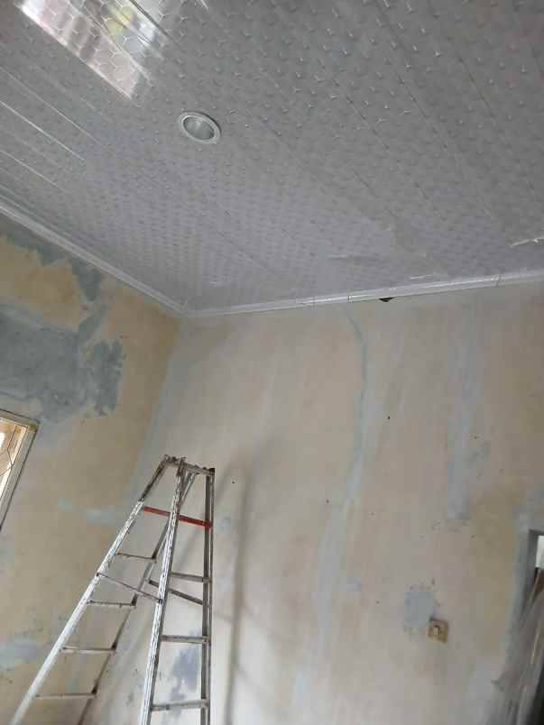 dijual rumah jl j sinda