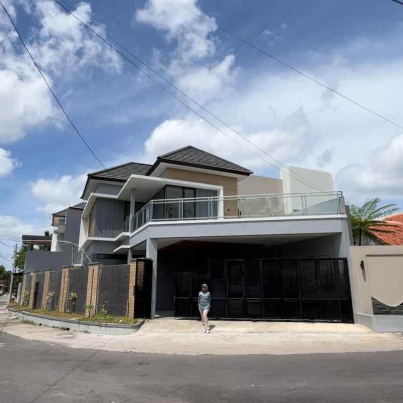 dijual rumah jl kaliurang km 10