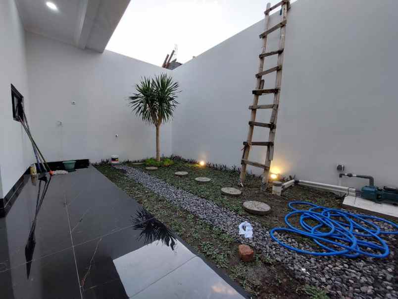 dijual rumah jl kaliurang km 12