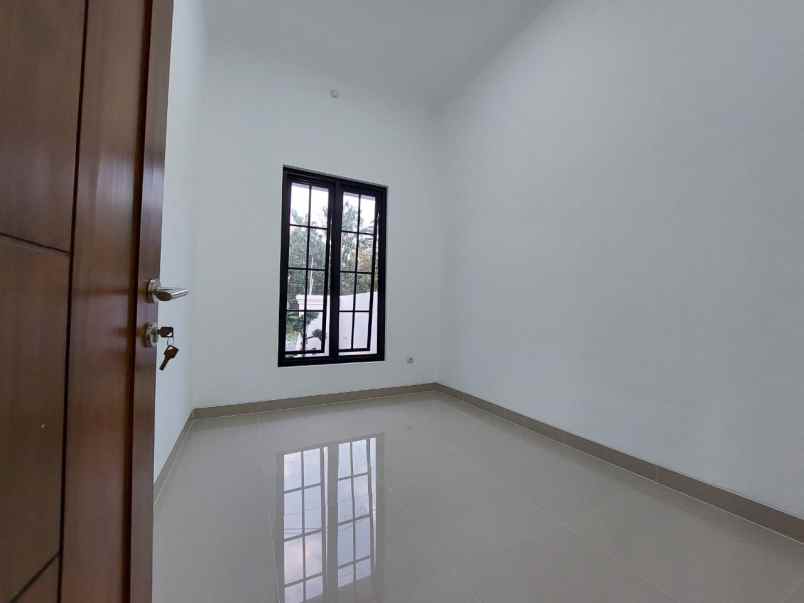 dijual rumah jl kaliurang km 12