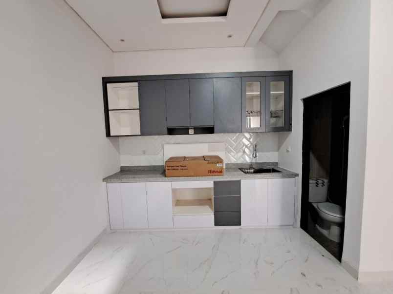 dijual rumah jl kayu manis