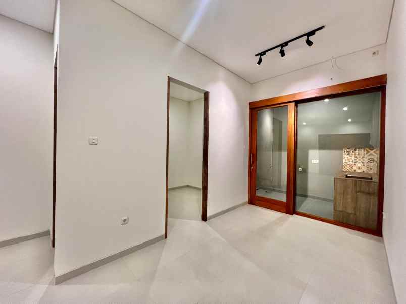 dijual rumah jl kodau raya pondok