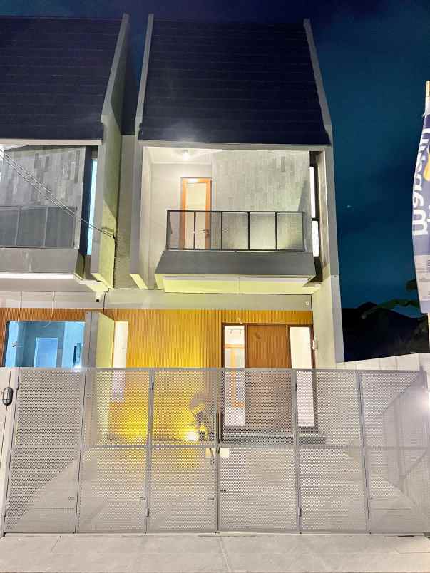 dijual rumah jl kodau raya pondok